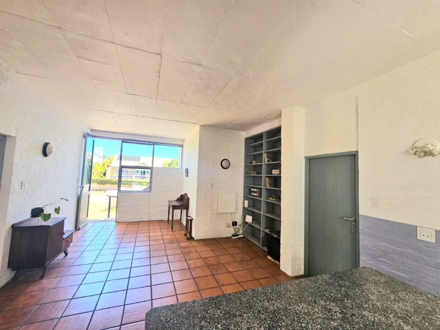 5 Bedroom Property for Sale in Herolds Bay Western Cape